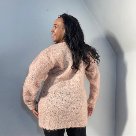 Vintage 90s fuzzy mohair acrylic light pastel pink long line tunic knit sweater - Picture 6 of 9